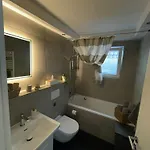 Appartement Elya Mit Garten, Wellness, Shopping, Auszeit