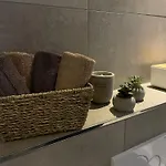 Elya Mit Garten, Wellness, Shopping, Auszeit *