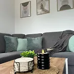 Elya Mit Garten, Wellness, Shopping, Auszeit