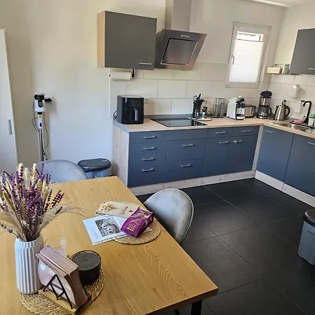 Elya, - Ruhe, Wellness Und Shopping In Perfekter Lage Lägenhet *