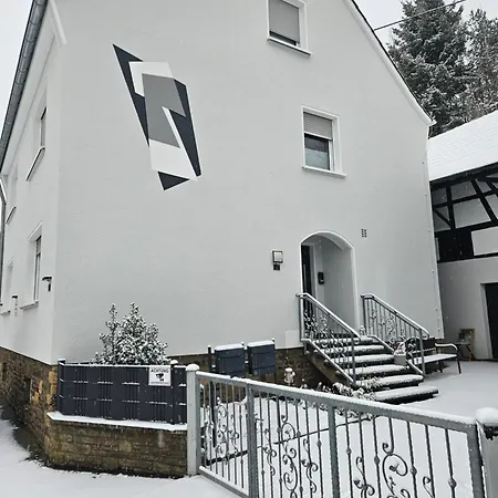 Elya Mit Garten, Wellness, Shopping, Auszeit Bad Muenstereifel
