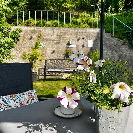 Апартаменты Elya, Privater Garten, Ruhige Lage, Outlet Бад-Мюнстерайфель