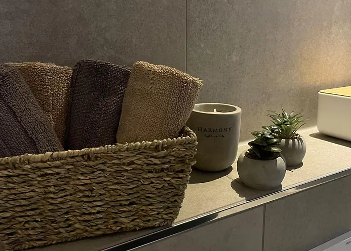 Elya Mit Garten, Wellness, Shopping, Auszeit *