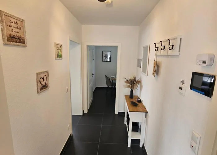 Elya Mit Garten, Wellness, Shopping, Auszeit *