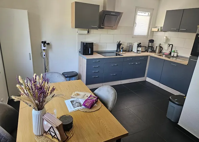 Fewo Elya Mit Garten Ruhig Nahe Wellness Und Shopping Apartmán *