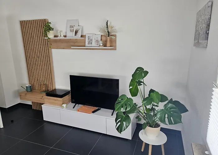 Elya Mit Garten, Wellness, Shopping, Auszeit *